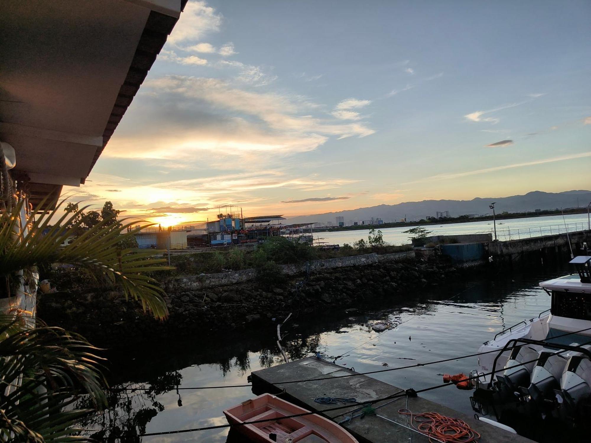 Stay And Fly At Amani Grand Resort Residences Lapu-Lapu City Eksteriør billede