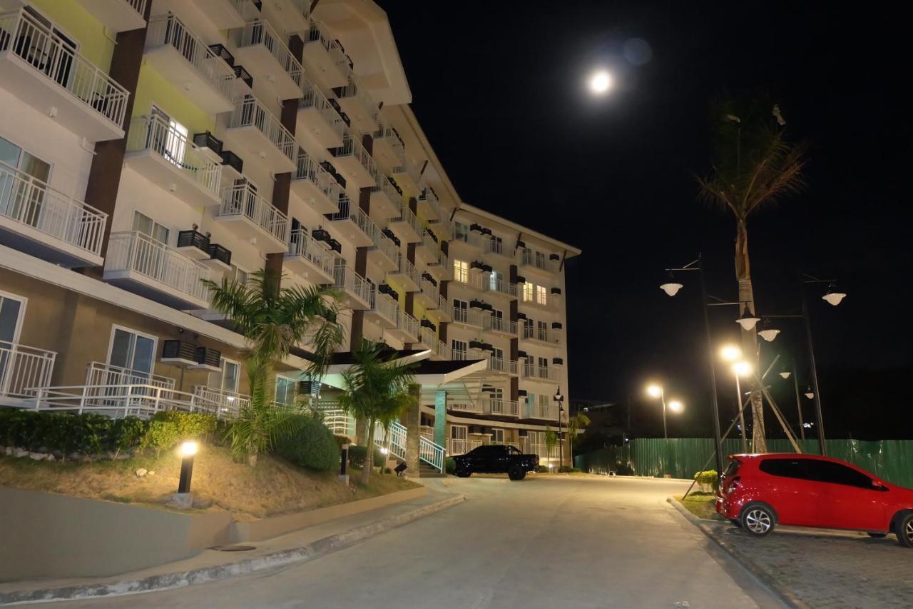 Stay And Fly At Amani Grand Resort Residences Lapu-Lapu City Eksteriør billede